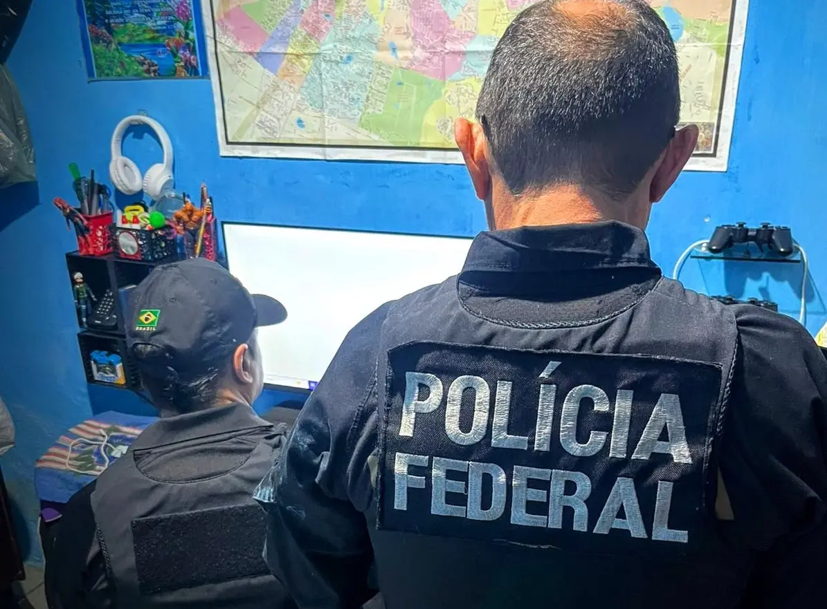 Imagem da notícia PF prende homem suspeito de compartilhar 400 arquivos de pornografia infantojuvenil em Fortaleza