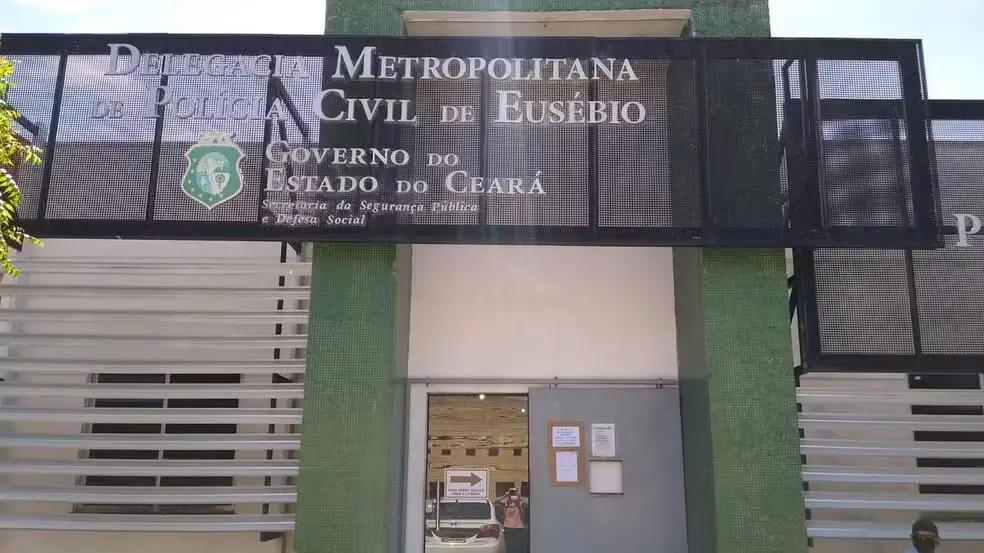 Imagem da notícia: Corpo de mulher é encontrado carbonizado no Eusébio; família suspeita que seja idosa desaparecida