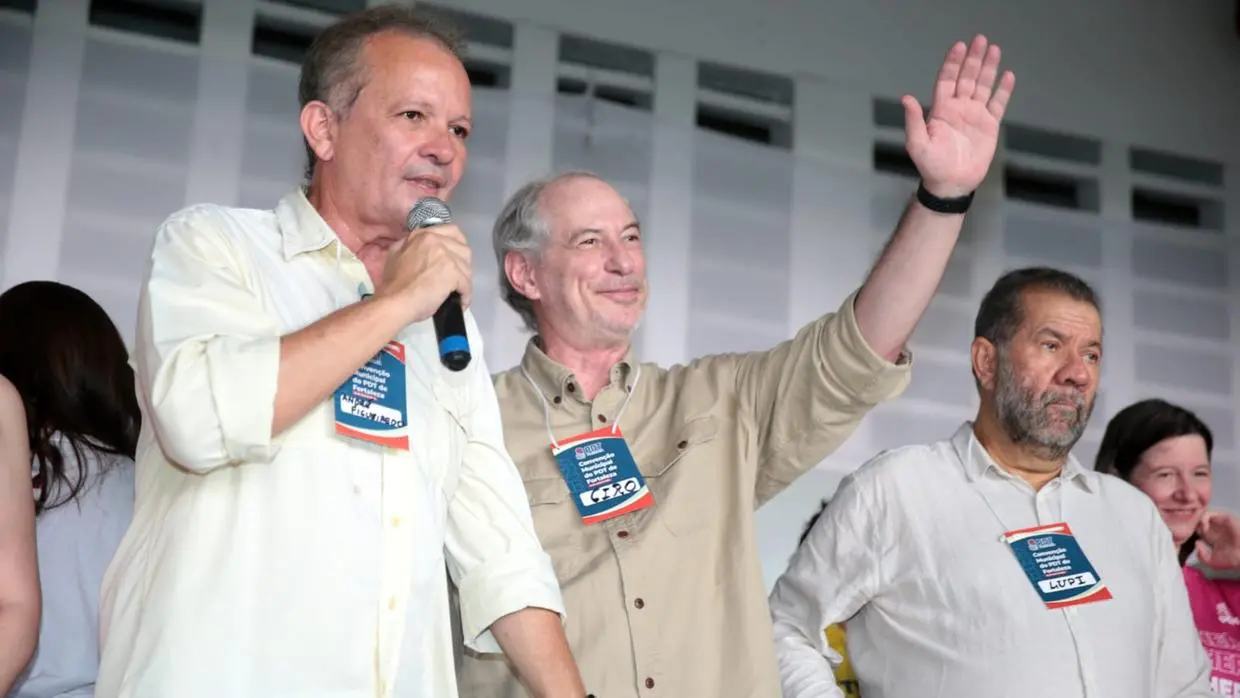 Imagem da notícia: 'Nunca estivemos à venda', diz André Figueiredo após fala de Ciro sobre tentativa de 'compra' do PDT