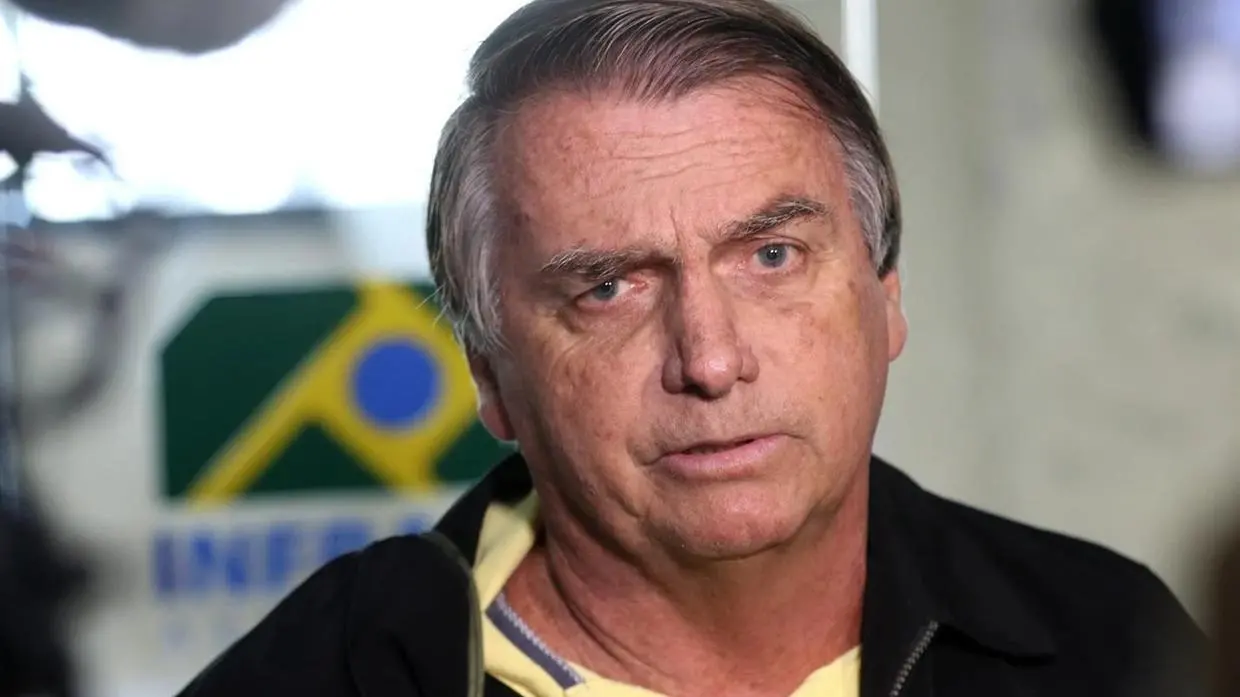 Imagem da notícia: Defesa de Bolsonaro pede a Moraes que líderes do PL tenham acesso a visitas em prisão domiciliar