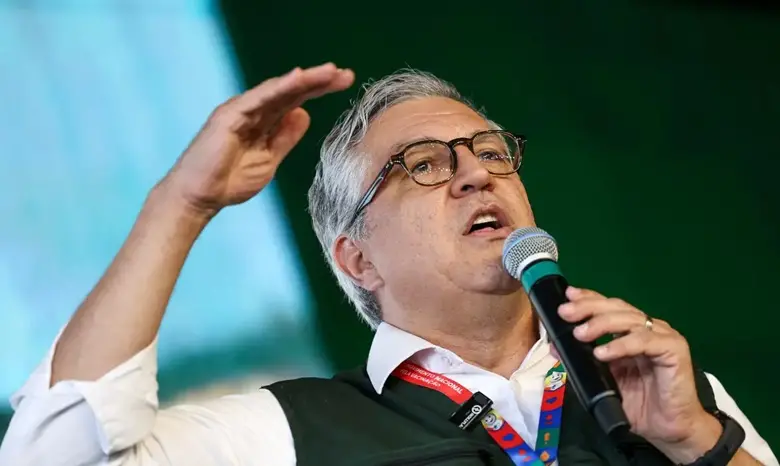 Imagem da notícia EUA cancelam vistos da esposa e da filha do ministro da saúde: 'É uma atitude de covardia'