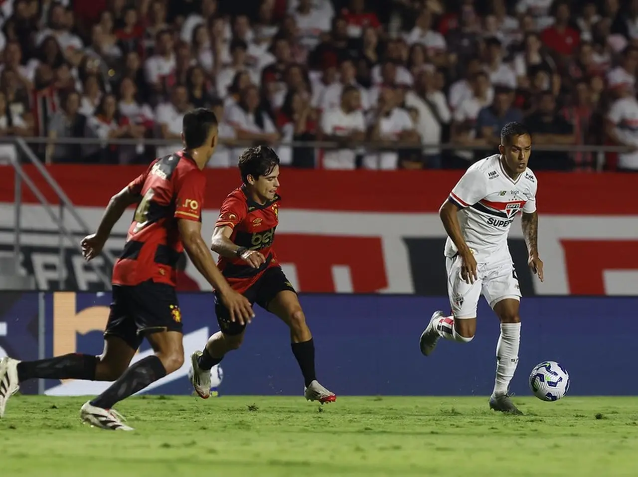 Imagem da notícia Sport x São Paulo pela Série A: veja horário, onde assistir e escalações