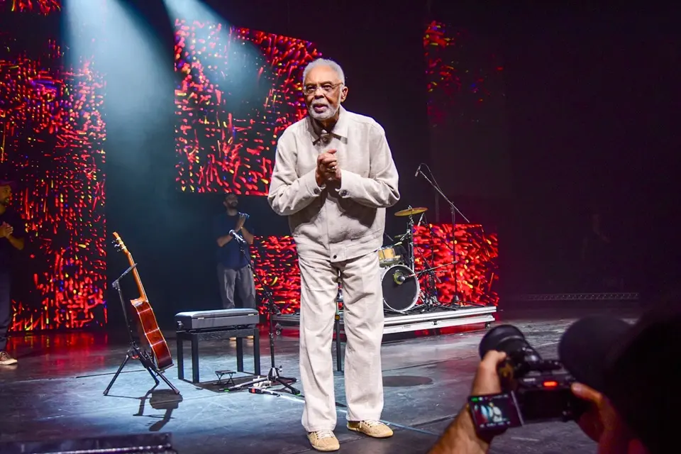Imagem da notícia Gilberto Gil dedica 'Drão' à Preta Gil em primeiro show após morte da filha