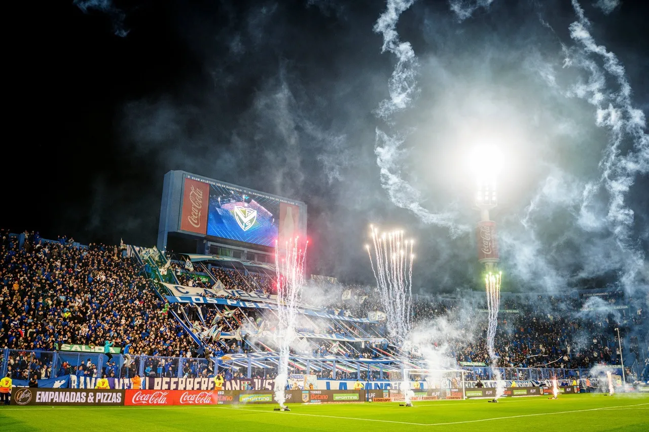 Torcida do Vélez no José Amalfitani, estádio com capacidade para 49.540 torcedores