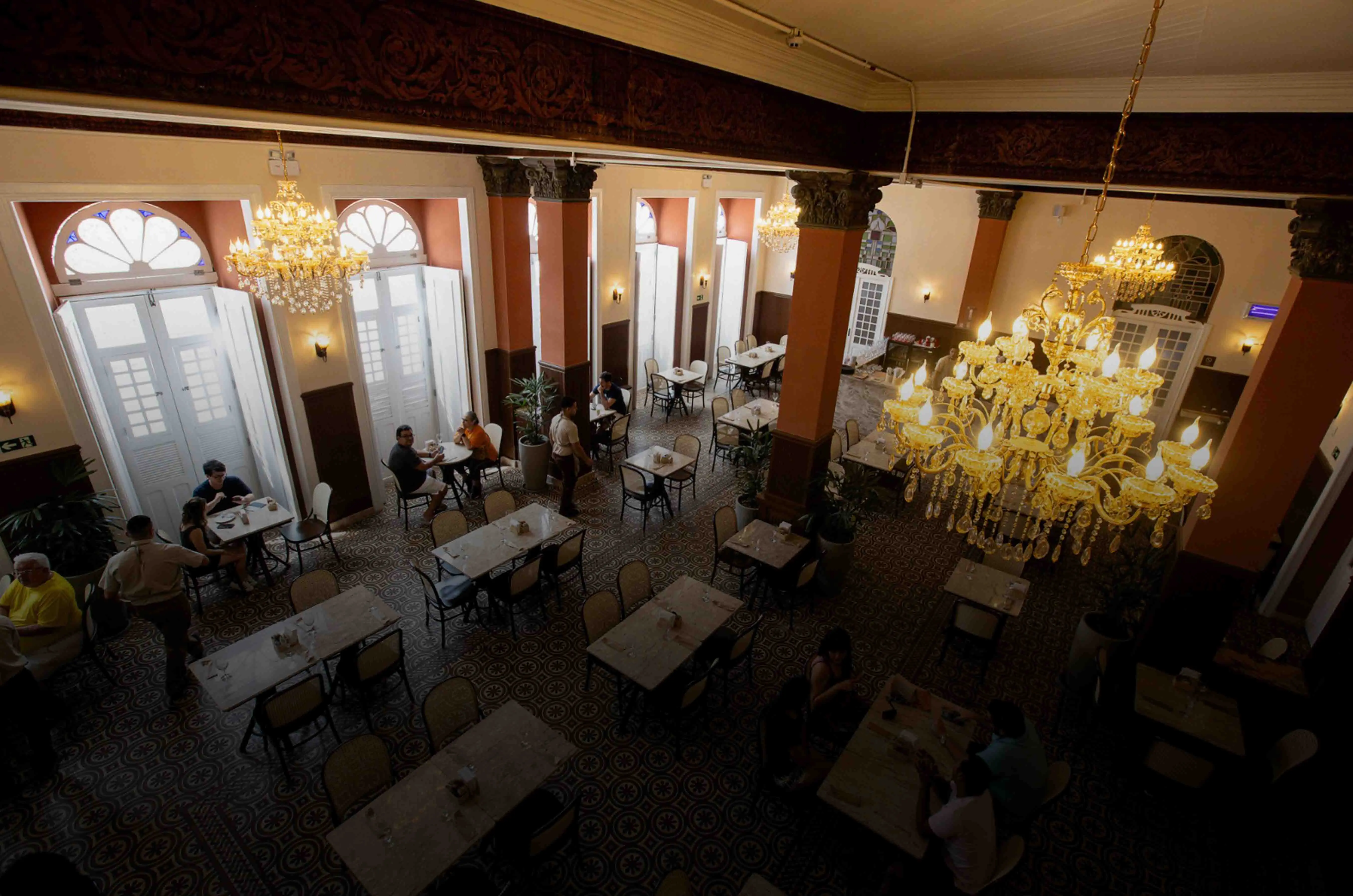 Imagem da notícia: Café Comércio: o que a ocupação de casarão histórico no Centro de Fortaleza ensina sobre patrimônio