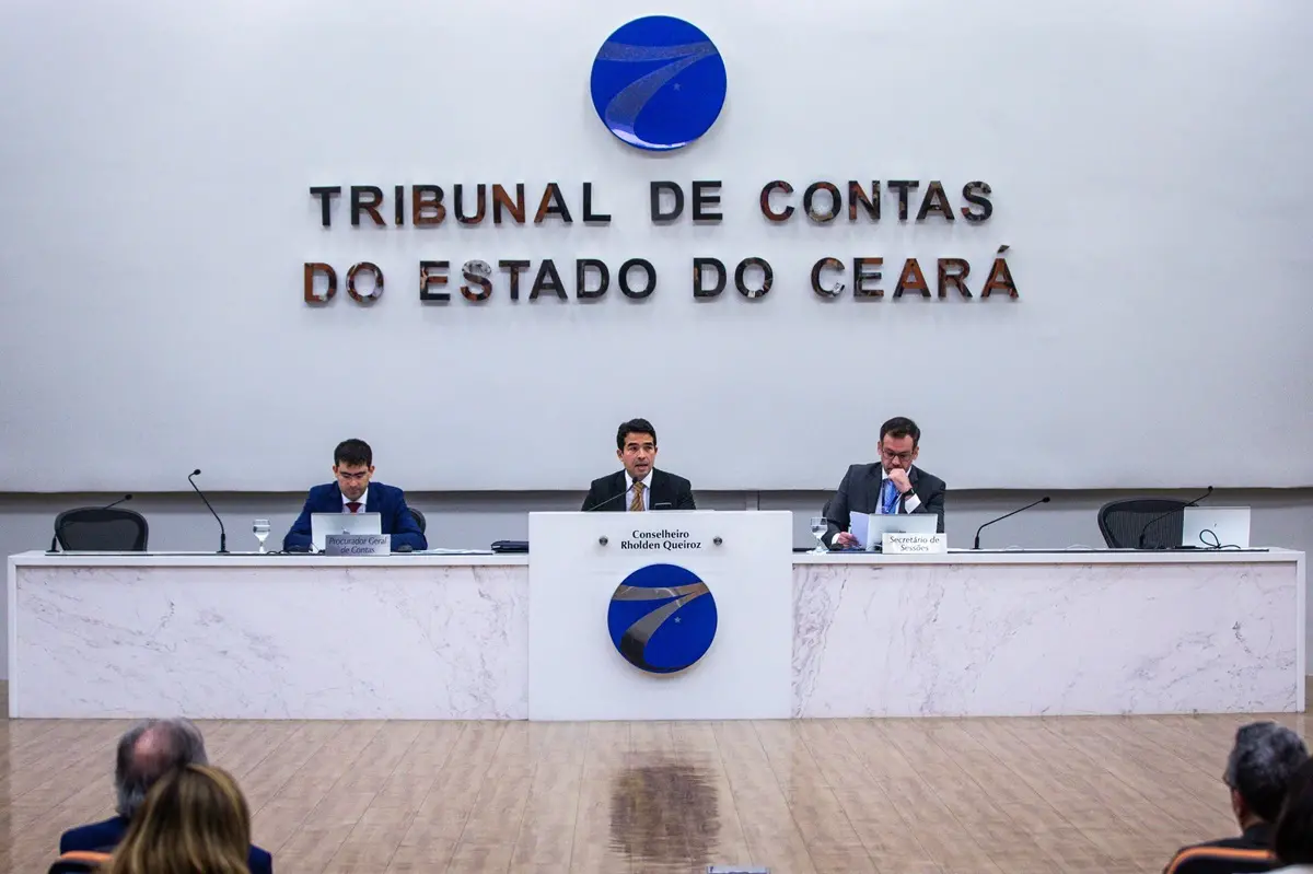 Imagem da notícia: TCE-CE recomenda aprovação de contas do Governo Elmano de 2024, com 38 ressalvas
