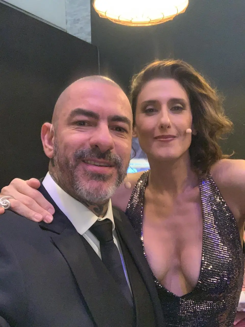 Imagem da notícia: Paola Carosella desmente boatos de relação com Henrique Fogaça: 'Deixa o povo imaginar'