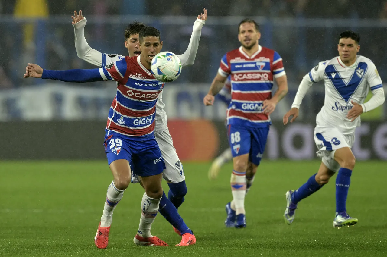 Gustavo Mancha durante Vélez Sarsfield x Fortaleza na Libertadores