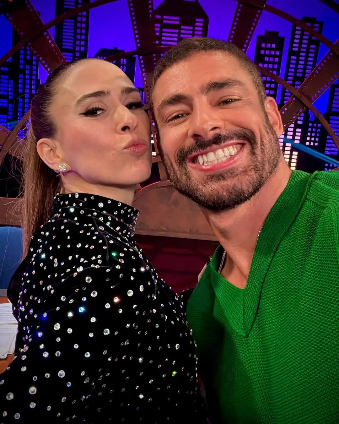 Imagem da notícia 'Não me acho tão gato assim', diz Cauã Reymond sobre fama de galã
