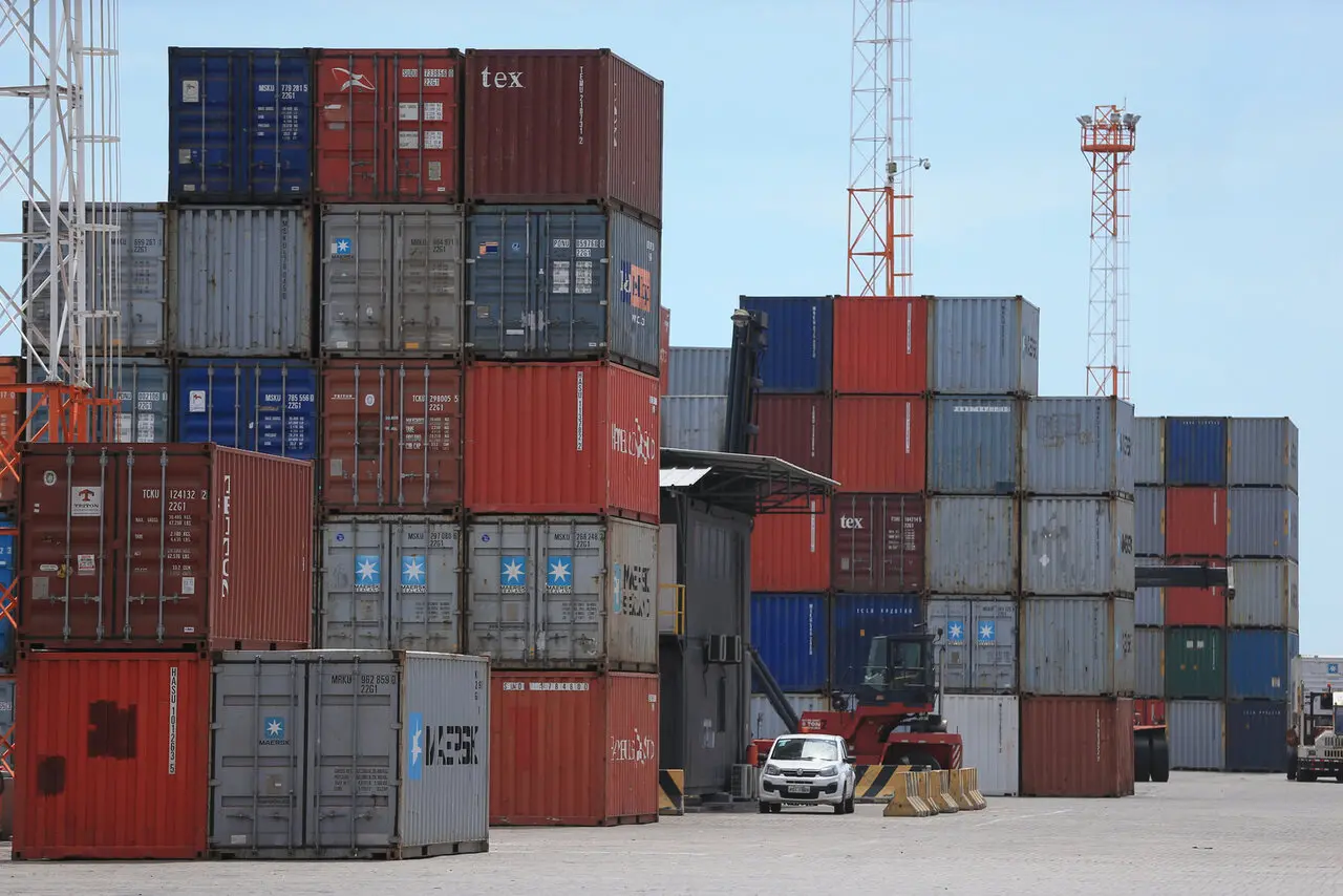 Imagem da notícia: Ceará destina R$ 20 milhões em subvenções econômicas às empresas afetadas por tarifaço dos EUA