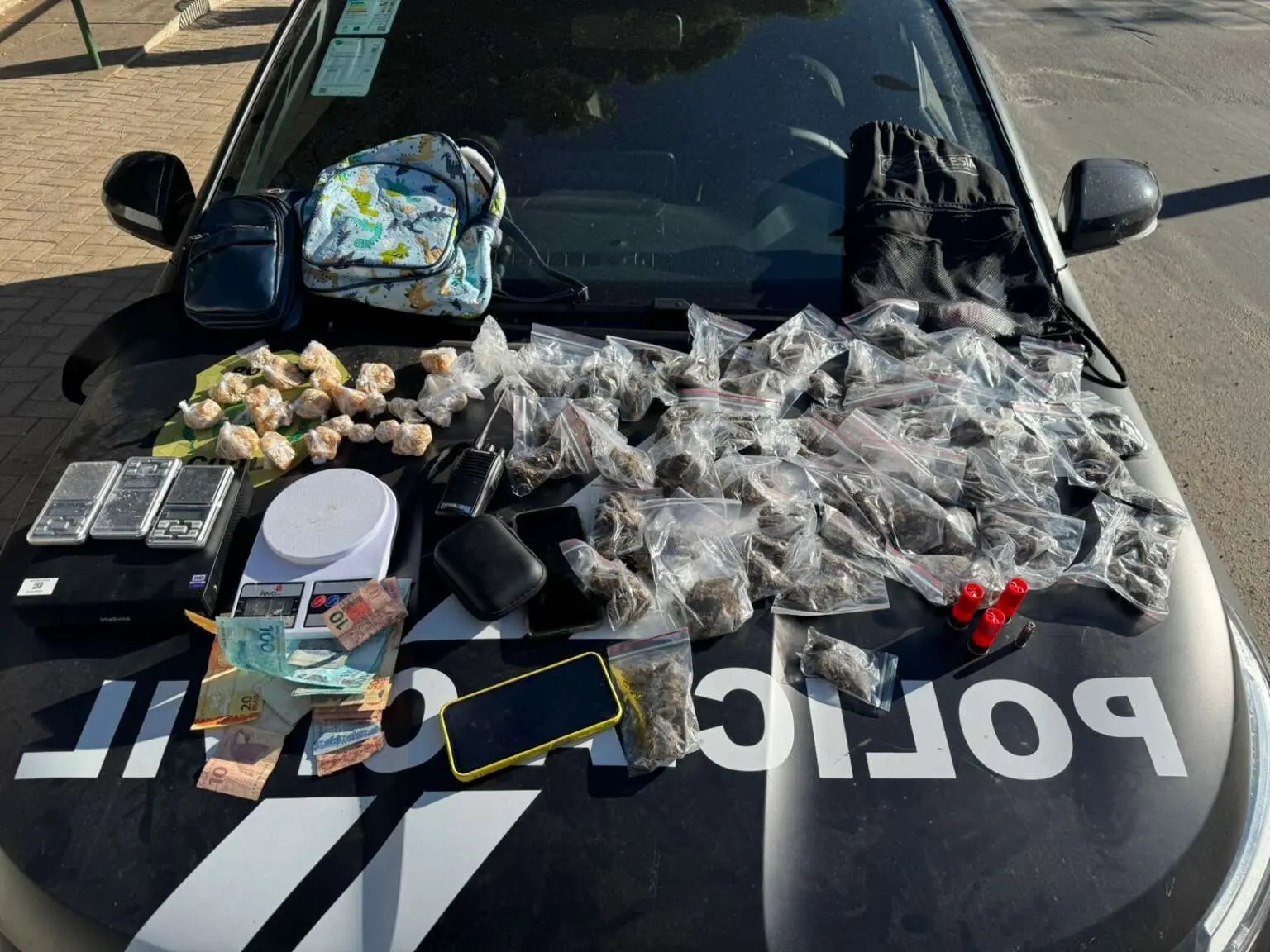 Imagem da notícia: Donos de supermercados no CE estão entre 26 alvos da Polícia por suspeita de lavagem de dinheiro para o CV