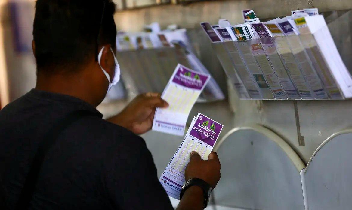 Imagem da notícia: Caixa suspende sorteios da Lotofácil a partir desta quarta (27); entenda o motivo