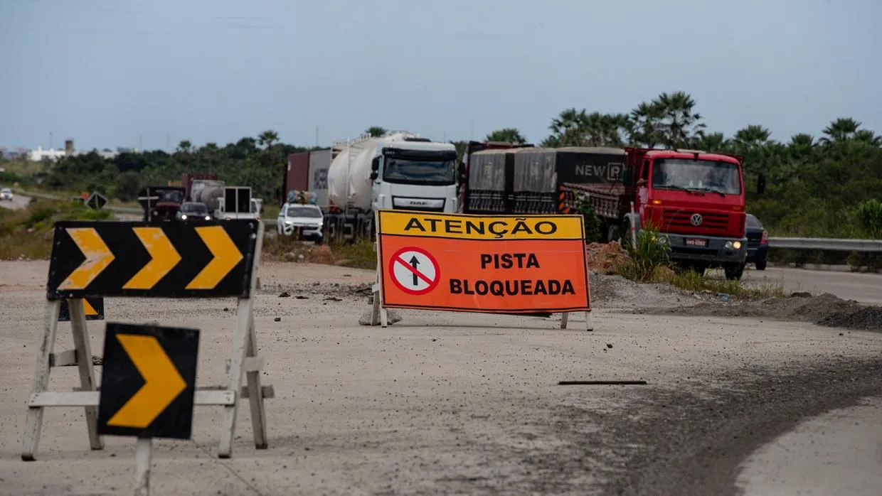 De acordo com a Superintendência de Obras Públicas, há, no momento, 653,5 km de obras rodoviárias no Ceará em andamento