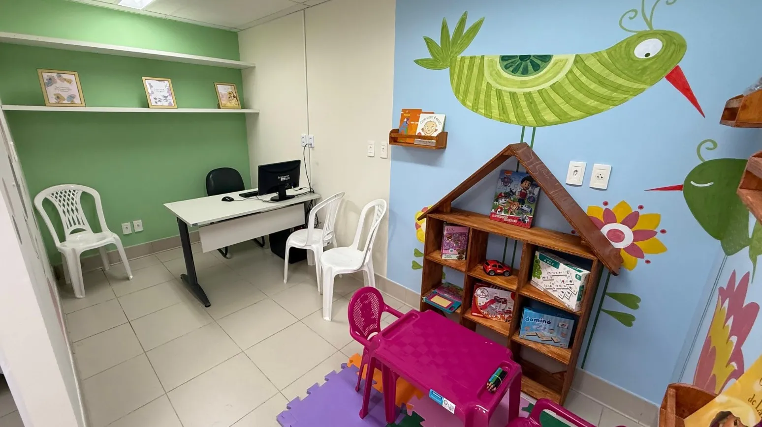 A sala conta com espaço para acolhimento, também, dos filhos das mulheres vítimas de violência