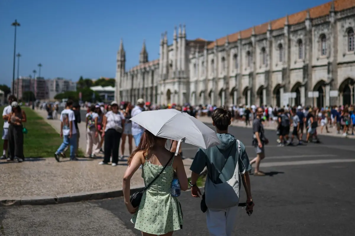 Imagem da notícia Ondas de calor provocam mortes em cidades da Europa