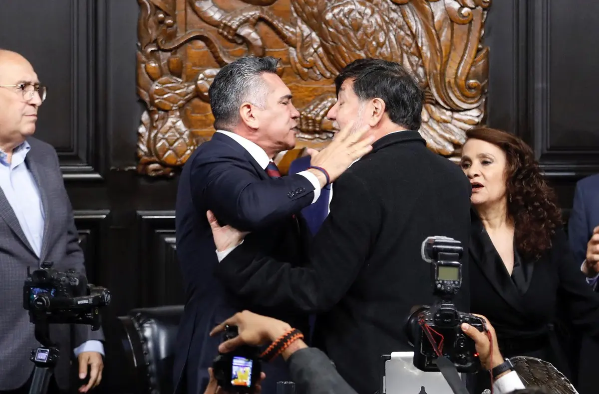 Imagem da notícia Senadores do México trocam tapas e empurrões durante sessão; assista