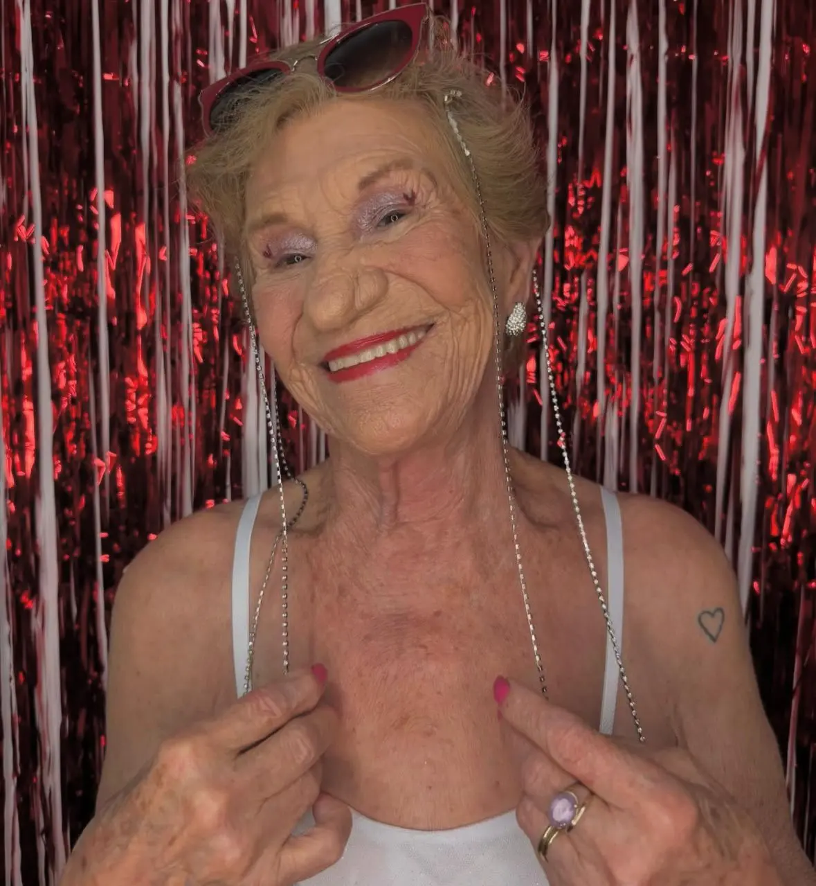 Imagem da notícia Morre a influencer Coracy Arantes, aos 82 anos