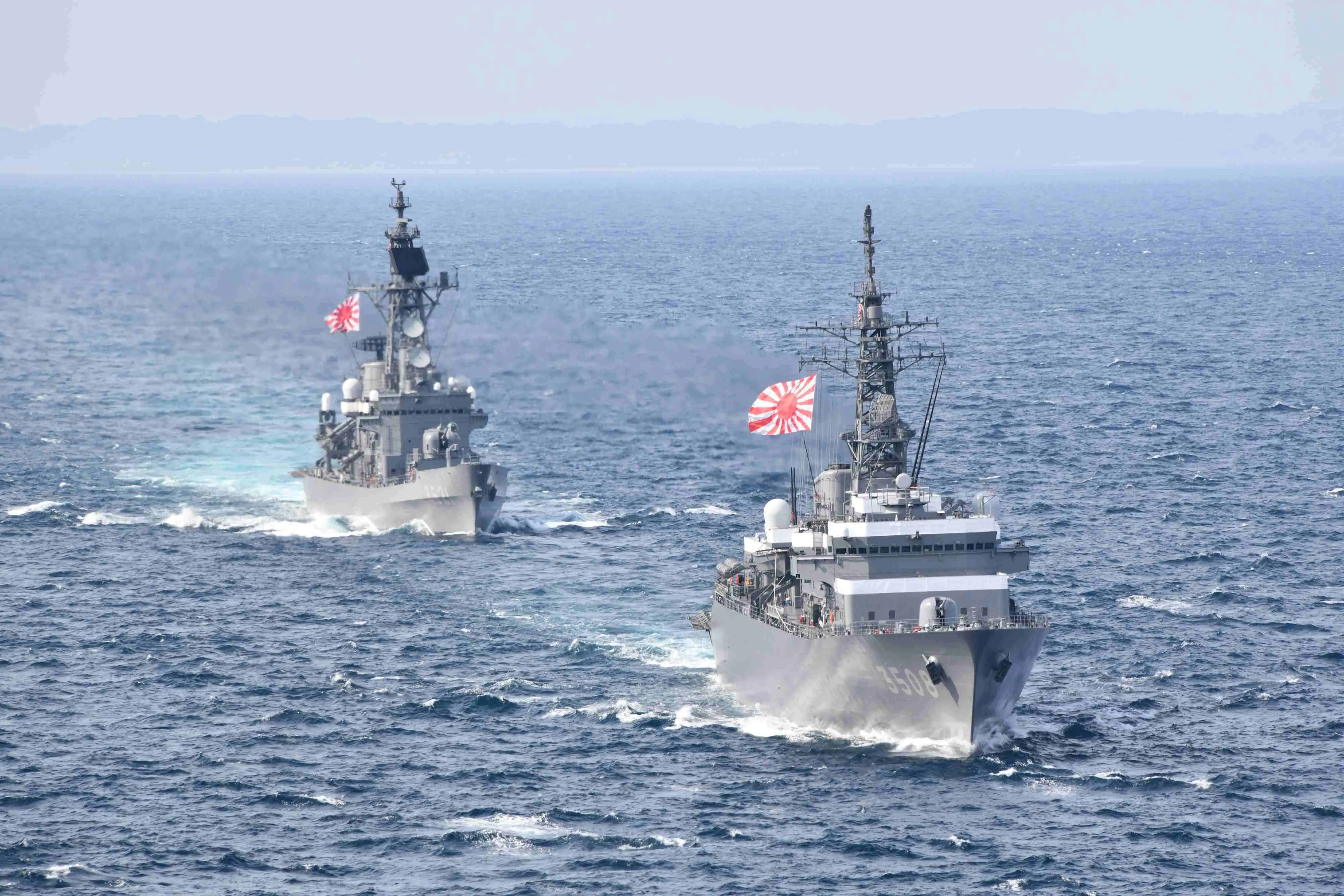Imagem da notícia: Dois navios japoneses irão atracar no porto de Fortaleza para exercício de navegação oceânica