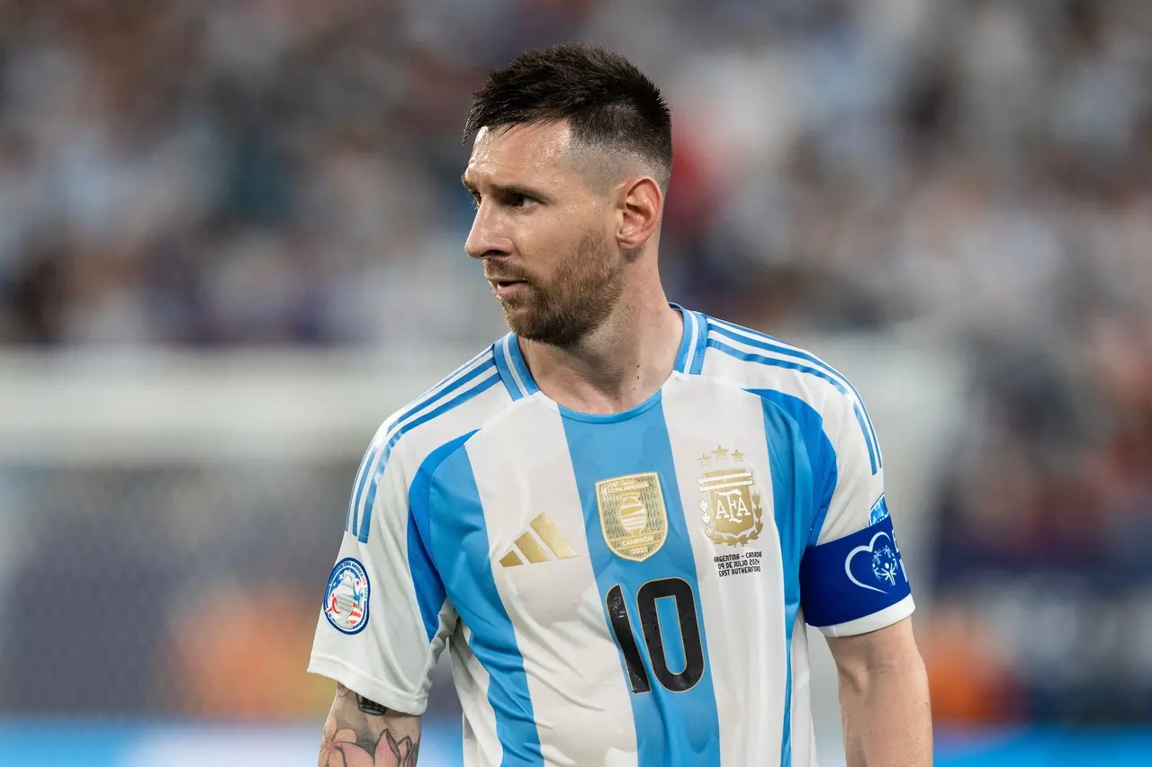 Imagem da notícia Messi, Mastantuono e duas novidades na lista de convocados da Argentina
