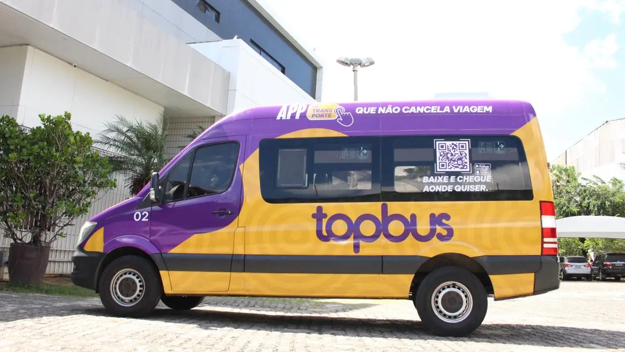 Imagem da notícia: TopBus suspende atividades por tempo indeterminado em Fortaleza após seis anos de serviço