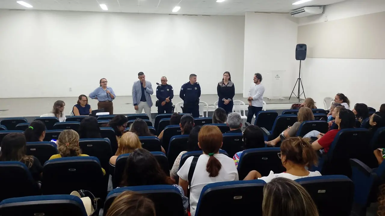 Imagem da notícia: Escolas afetadas por disputa de facções em Fortaleza terão Guarda na porta e são orientadas a retomar aulas