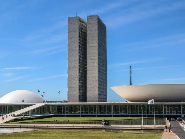 Imagem da notícia: PEC da Blindagem é tentativa de legalizar a impunidade parlamentar