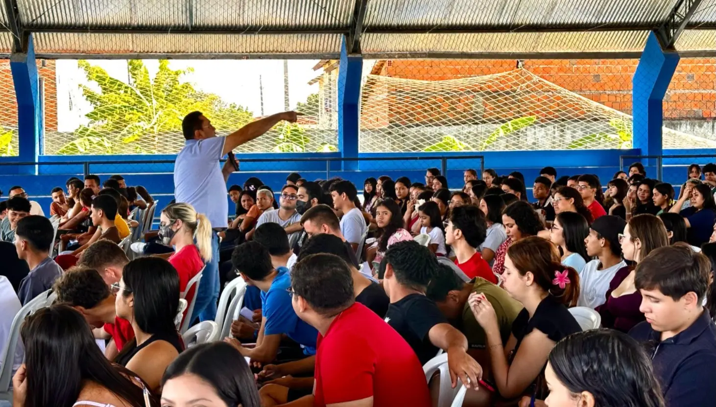 Imagem da notícia: 2 mil jovens disputam 220 vagas em programa de primeiro emprego no Pecém