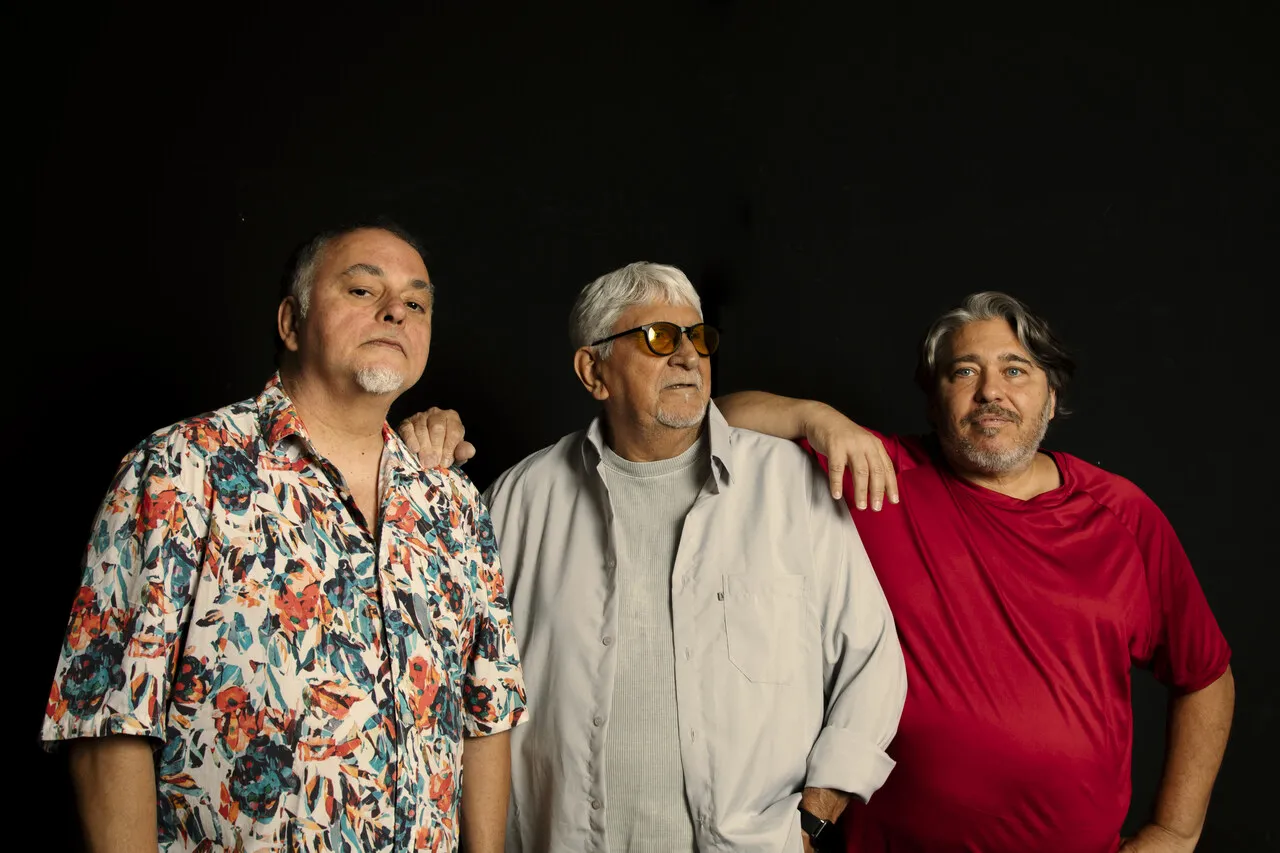 Trio carioca se apresenta na Cenário Casa de Música