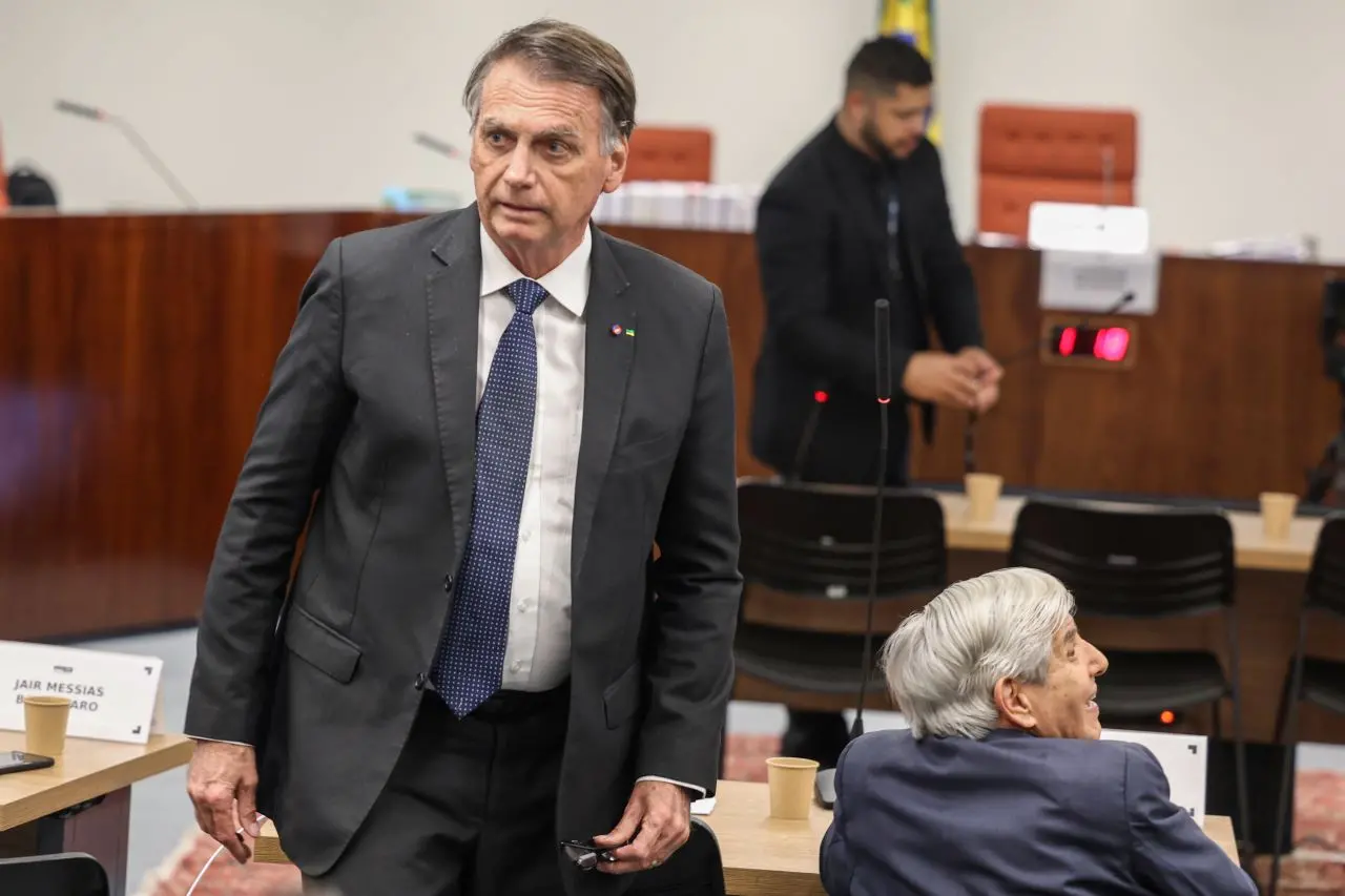 Imagem da notícia: Ao vivo: acompanhe julgamento de Bolsonaro no STF