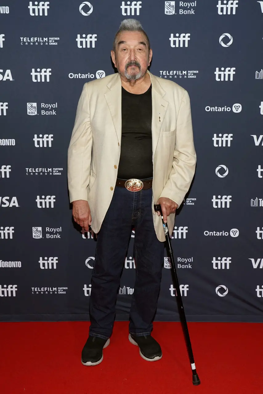 Imagem da notícia: Morre o ator Graham Greene, aos 73 anos, indicado ao Oscar por 'Dança com Lobos'