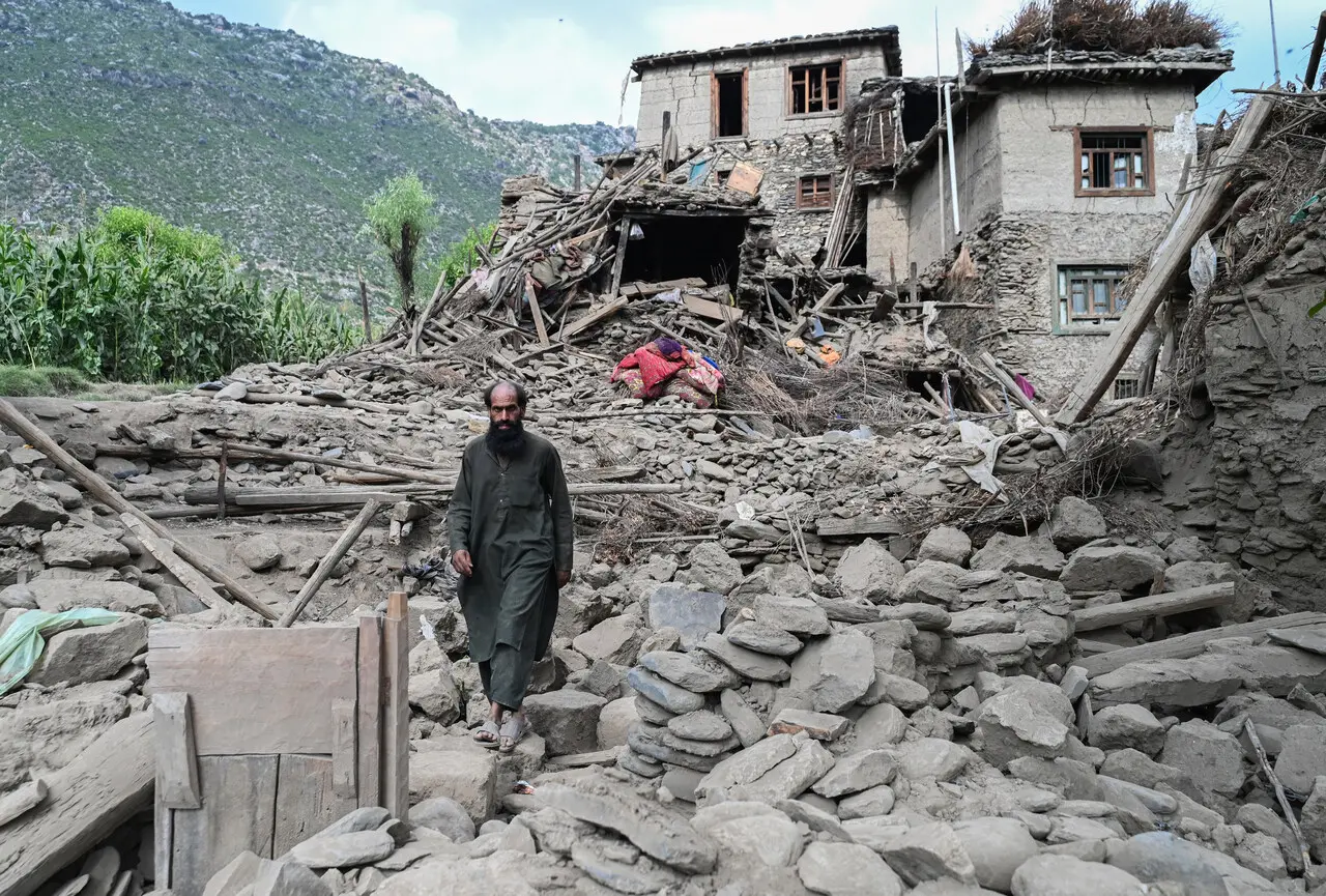 Imagem da notícia Número de mortos em terremoto no Afeganistão supera 1,4 mil pessoas