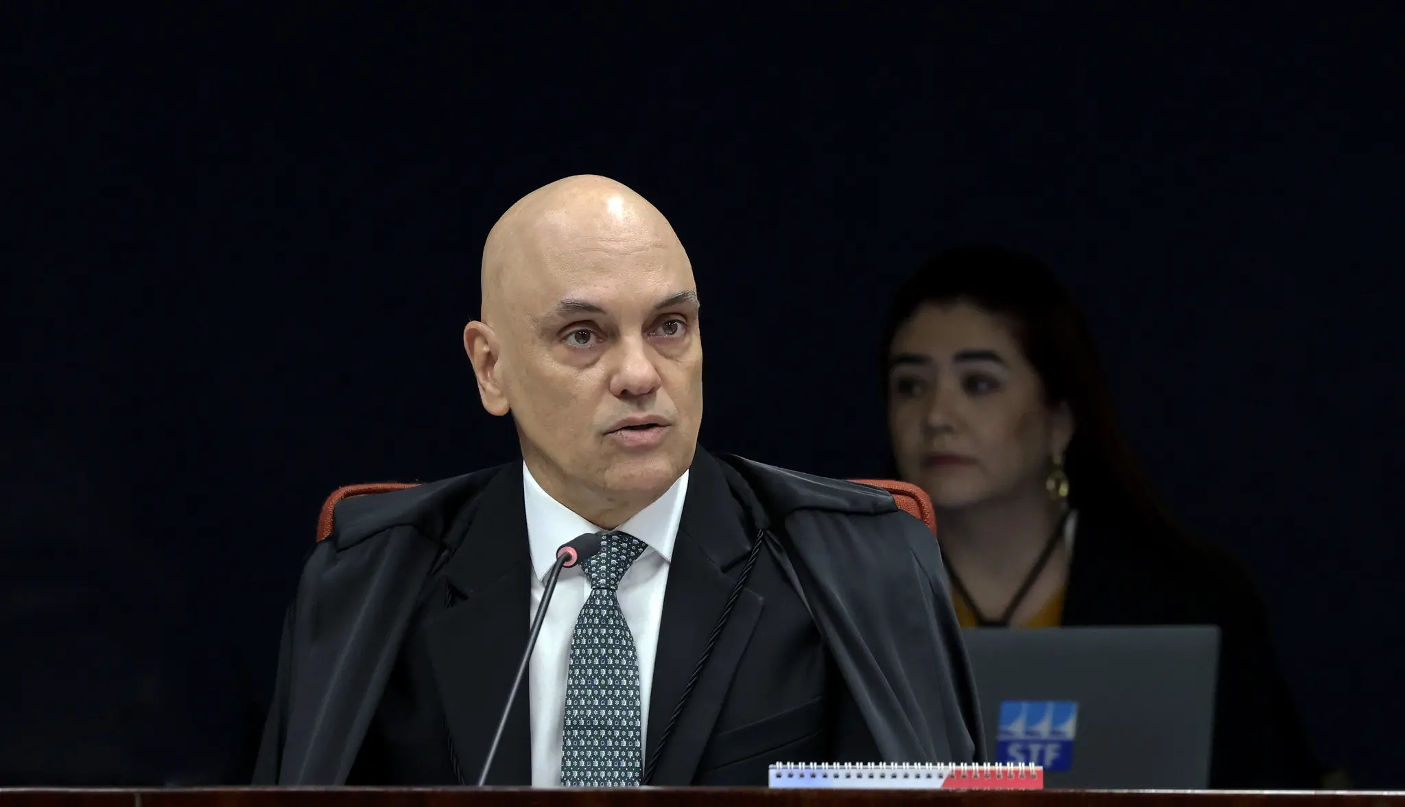 Imagem da notícia: STF não aceitará 'coação' ou 'obstrução' da Justiça, diz Moraes no julgamento de Bolsonaro