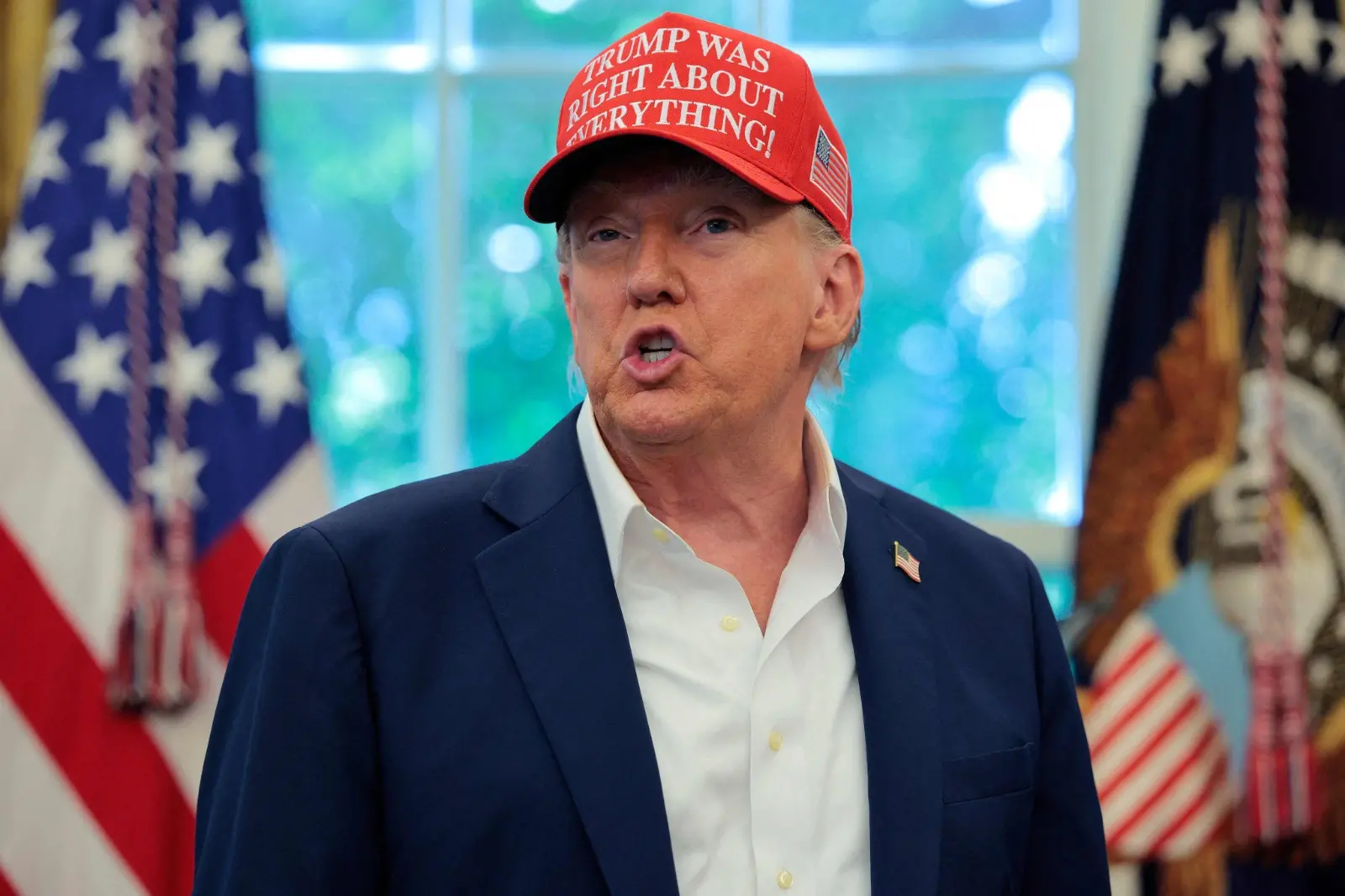Imagem da notícia Trump diz ter ‘abatido’ embarcação carregada de drogas vinda da Venezuela