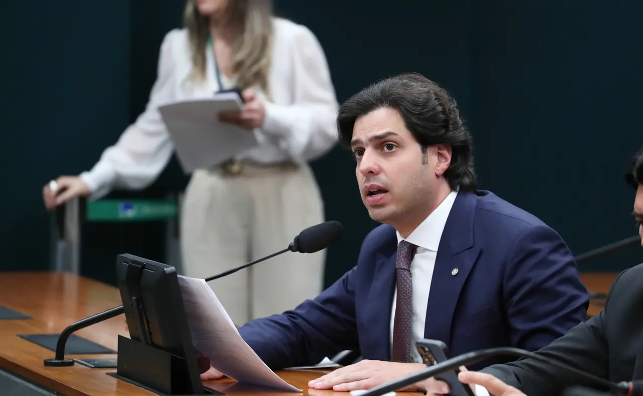Imagem da notícia: PP seguirá na base do Governo Elmano e apoiará eleição de Moses ao Senado, diz AJ Albuquerque