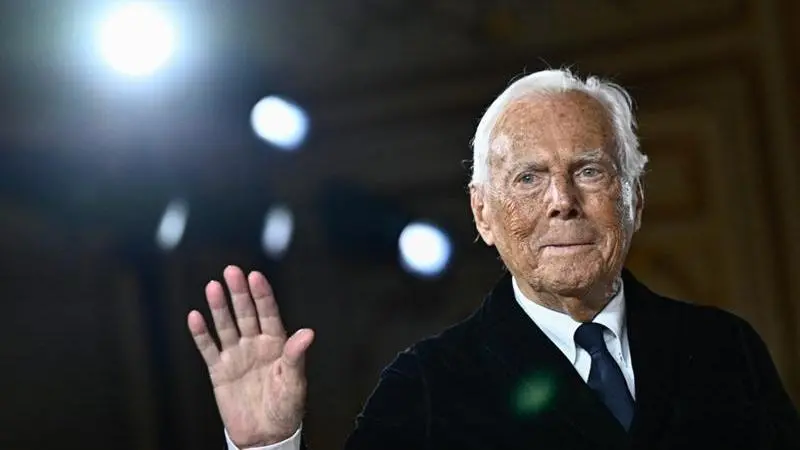 Imagem da notícia: Famosos lamentam morte do estilista italiano Giorgio Armani