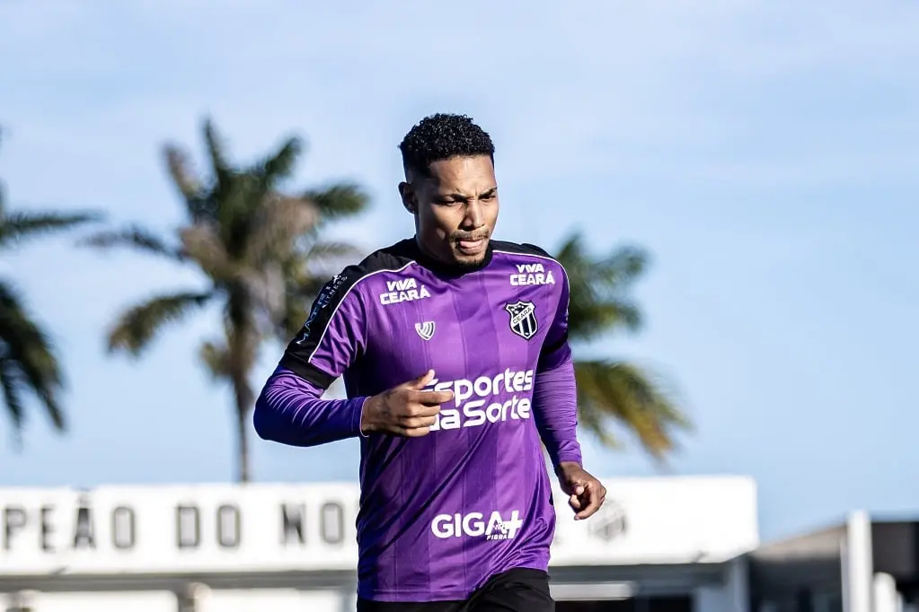 Imagem da notícia Recuperado, Fernandinho volta a ficar à disposição de Léo Condé no Ceará