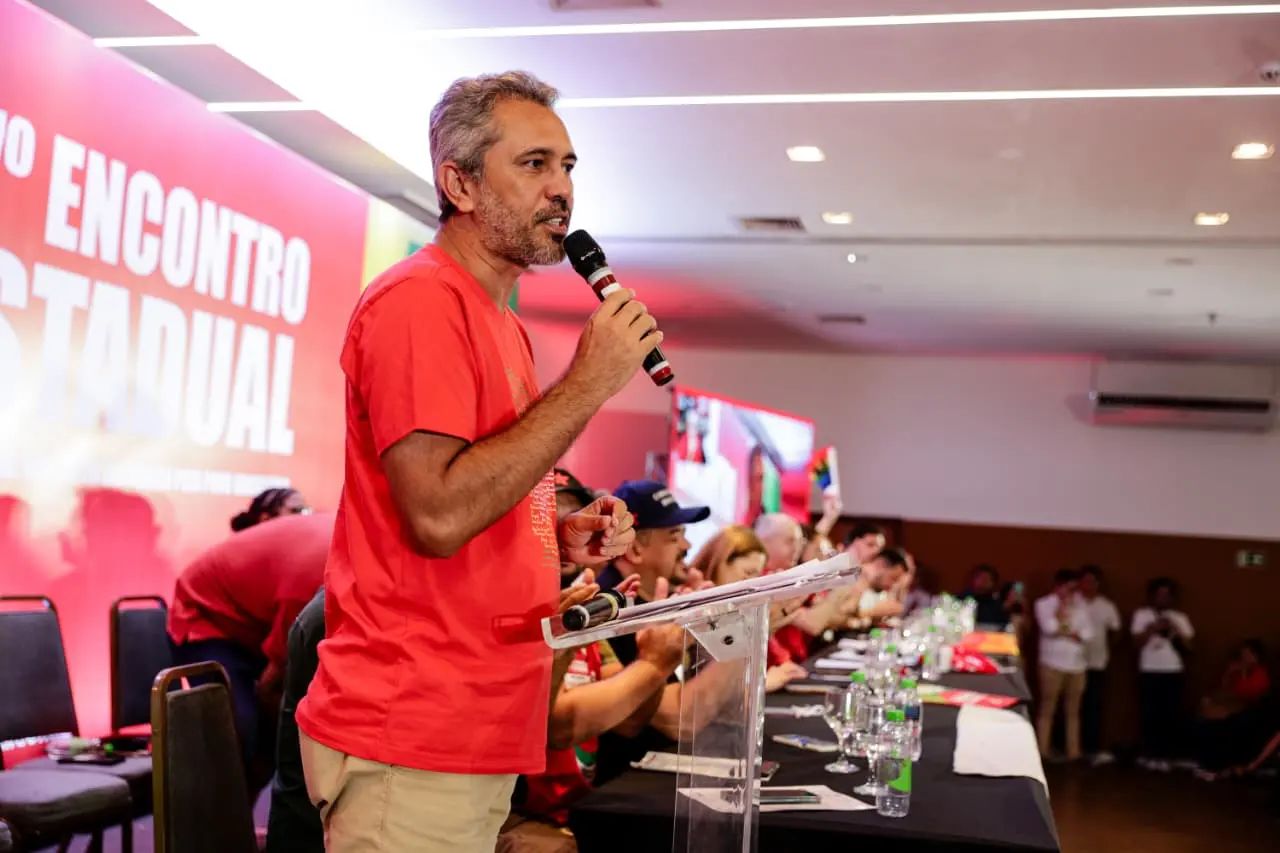 Imagem da notícia: Elmano pede união da base para derrotar a direita em 2026: 'Vamos dar uma surra de votos'