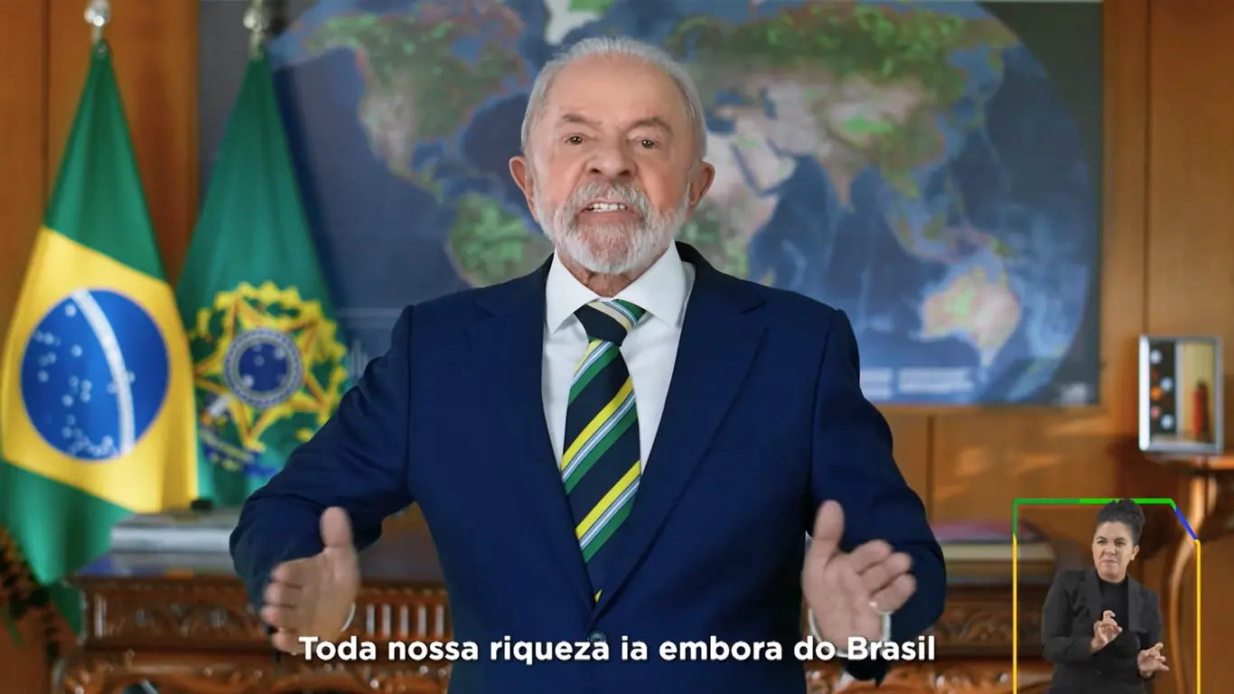 Imagem da notícia: Em pronunciamento, Lula defende soberania brasileira e chama políticos de traidores
