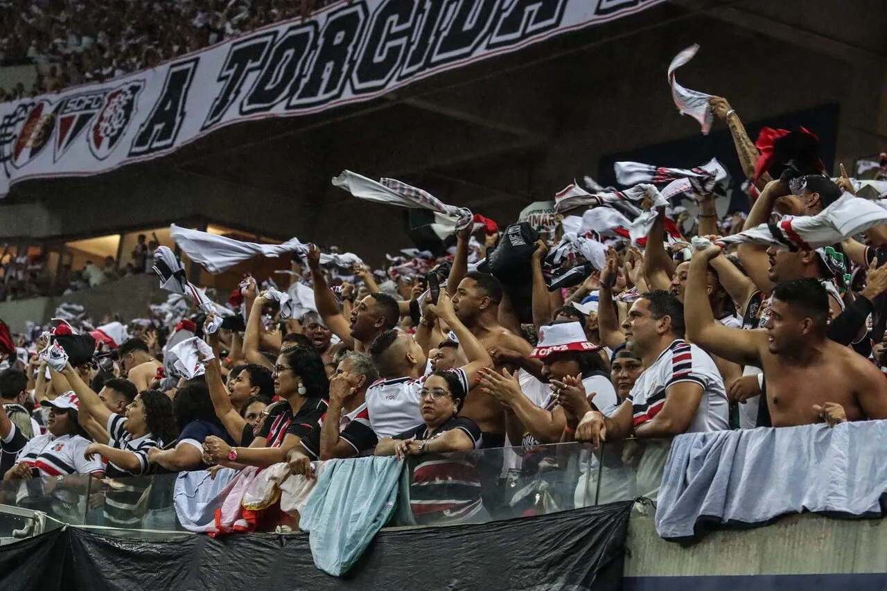 A torcida do Santa foi um show à parte da Série D, lotando os estádios