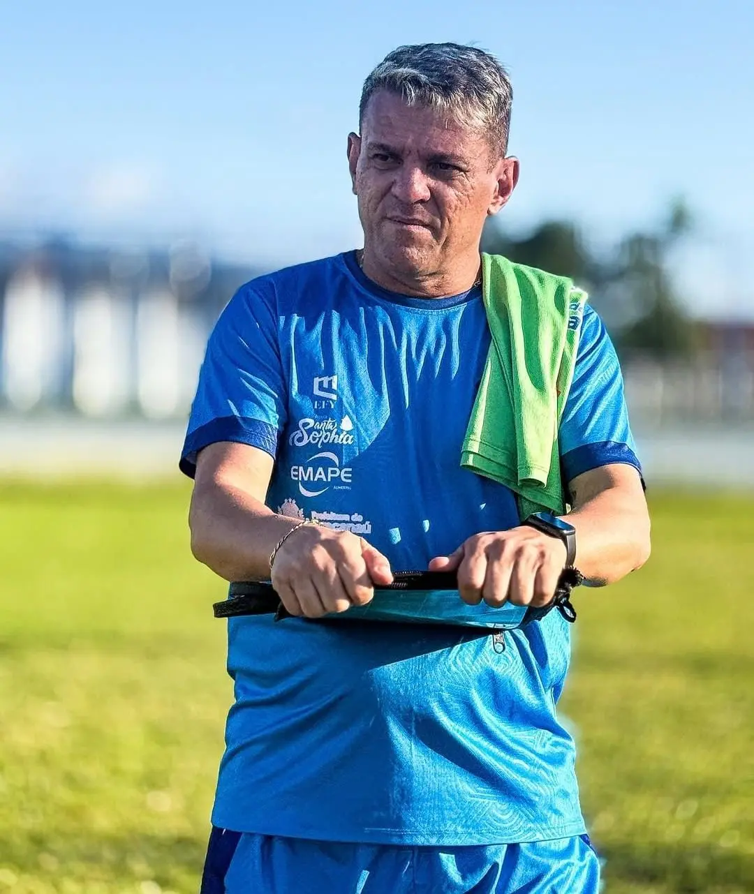 Imagem da notícia Maracanã renova com técnico Júnior Cearense até 2026