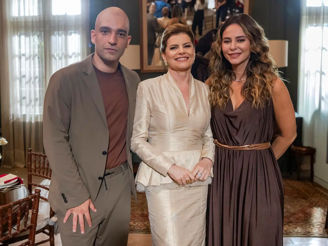 Imagem da notícia: Personagens de 'Vale Tudo' usam looks de marca cearense