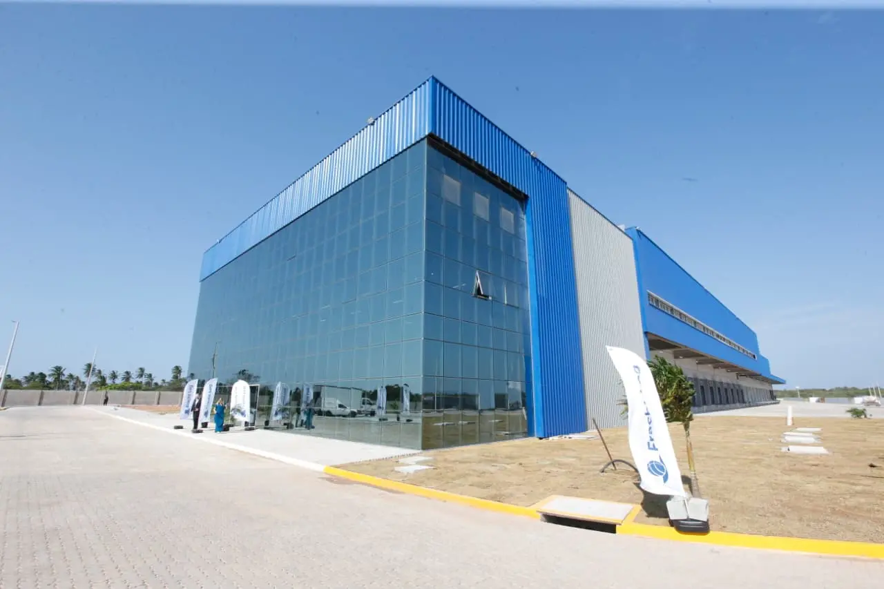 Imagem da notícia: Grupo suíço inaugura terminal de cargas frias no Pecém e negocia operação com 25 empresas