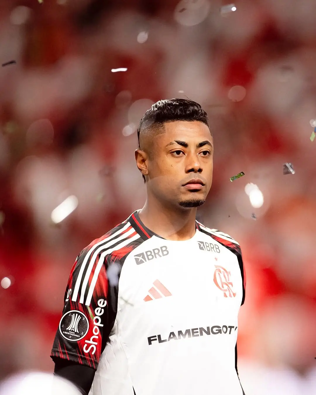 Imagem da notícia Flamengo tenta efeito suspensivo no STJD para ter Bruno Henrique à disposição 