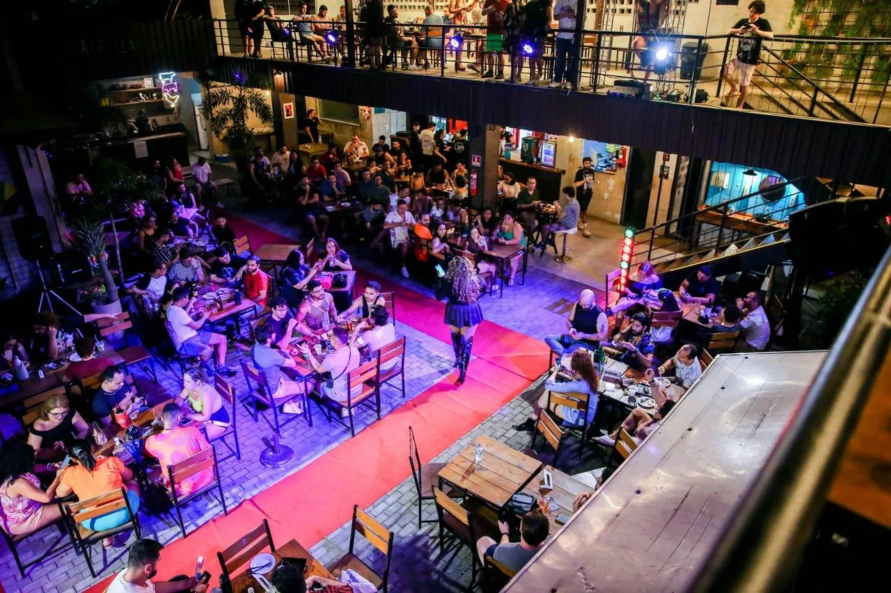 Bar e restaurante também sedia o Drag Dinner