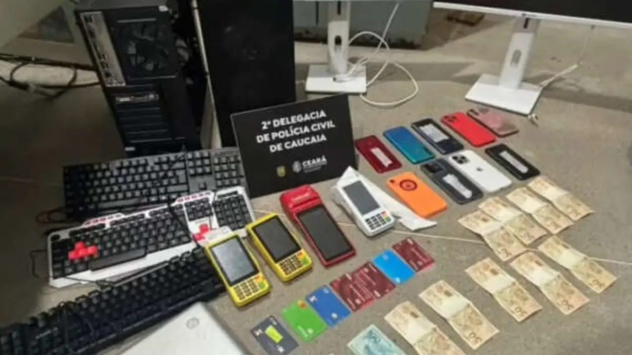 Imagem da notícia Quadrilha é presa suspeita de aplicar golpes virtuais em Caucaia, no Ceará 