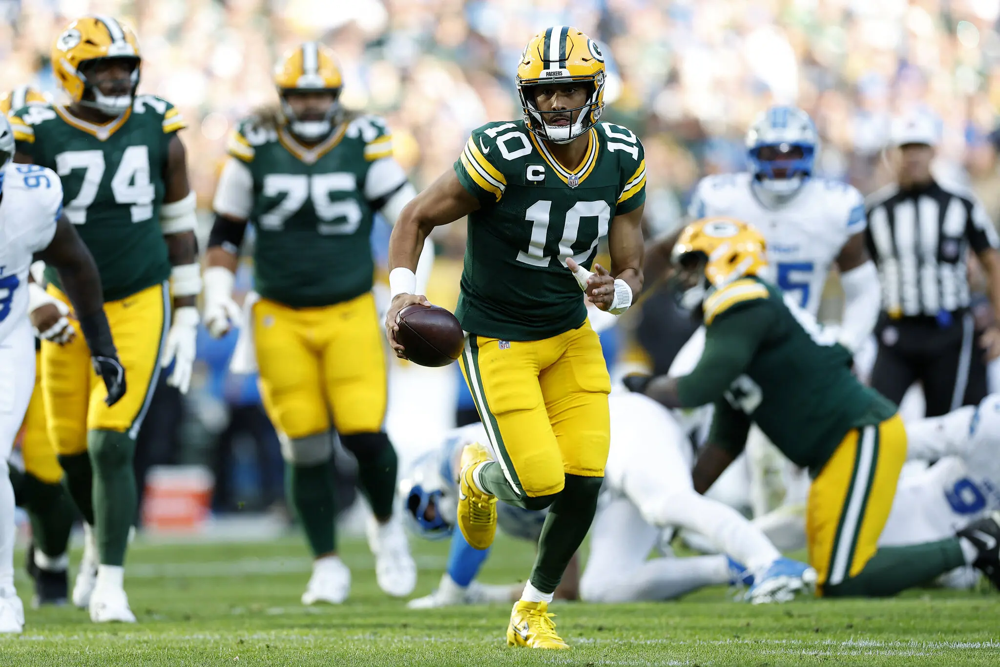 Imagem da notícia Jogos de hoje na NFL: veja onde assistir e horário das partidas de quinta-feira (11)