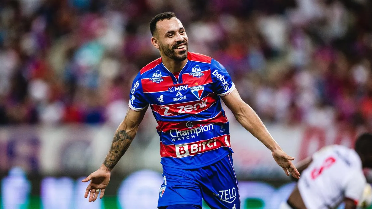 Moisés vai completar cinco meses fora de combate no sábado (13)