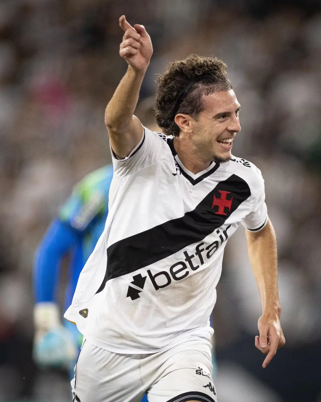 Imagem da notícia: Adversário do Ceará, Vasco elimina Botafogo e avança às semifinais da Copa do Brasil