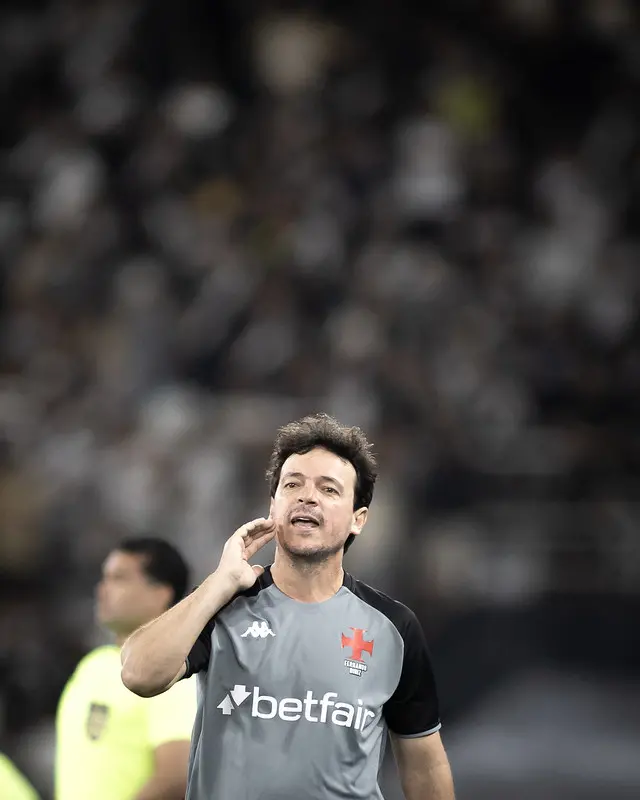 Imagem da notícia Antes de Vasco x Ceará, Fernando Diniz afirma: 'A virada de chave está acontecendo'