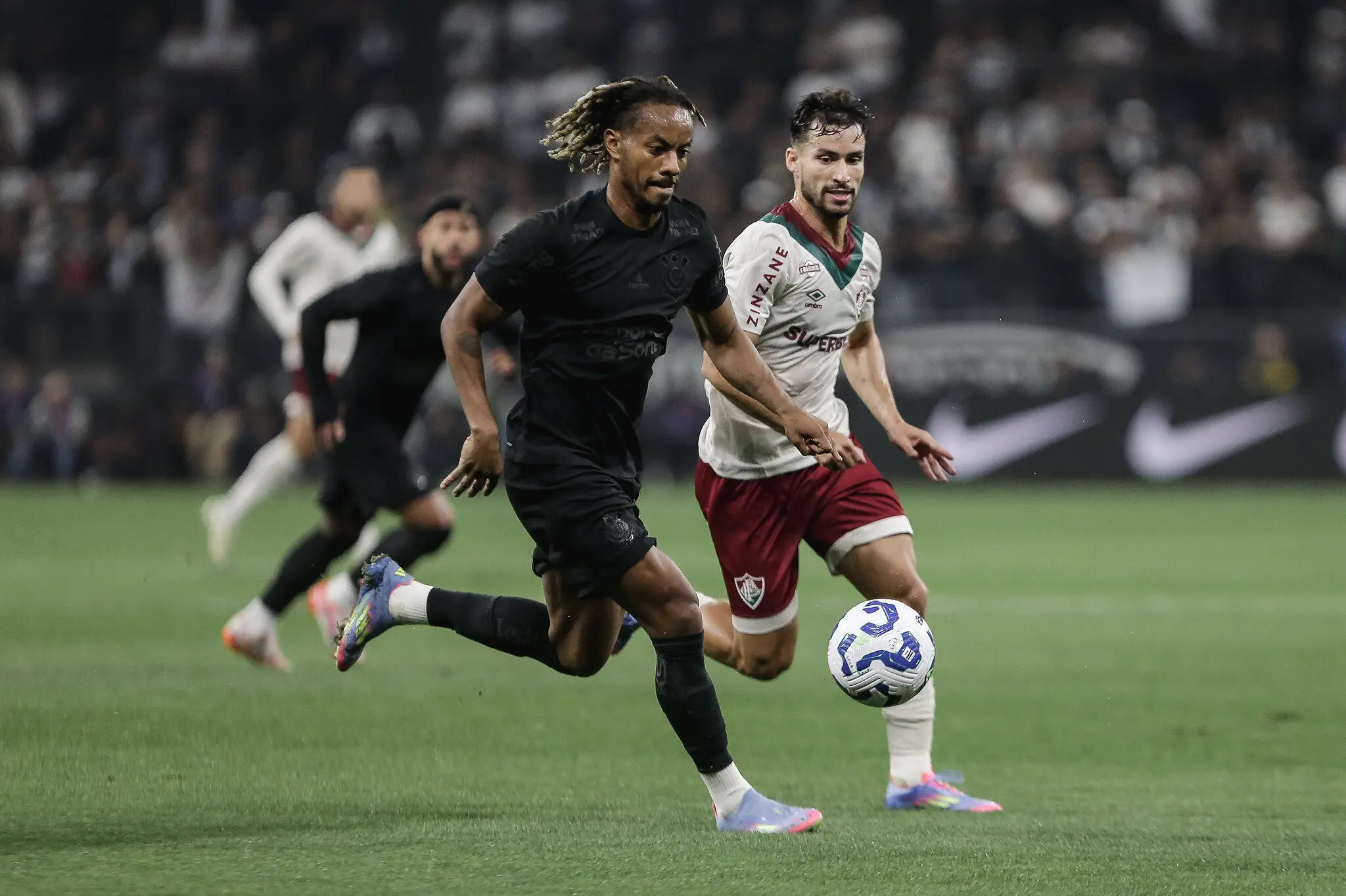 Imagem da notícia Jogos de hoje na TV: veja onde assistir e horário das partidas de sábado (13)